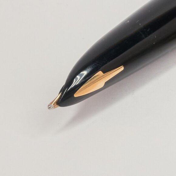 Parker 61 Flighter GT / Fountain Pen / Stainless Steel Body / Gold Trim - Picture 4 of 15